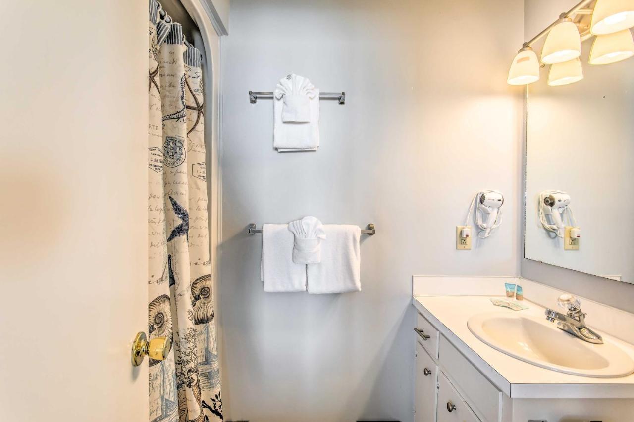 Bright Beachy Condo With Boardwalk Access And Patio! เมอร์เทิลบีช ภายนอก รูปภาพ